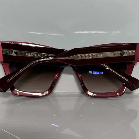 New! Valentino V GRACE VLS 126B Chic Oversized Burgundy Sunglasses, Authentic main image 10